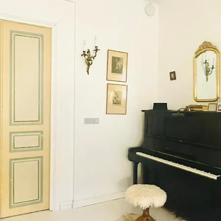 Daire Art Nouveau Home, Punavuori Design District Helsinki